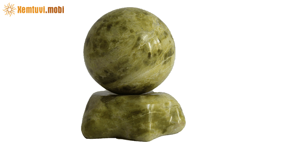  đá phong thủy hình tròn đặt tại những góc cạnh của căn phòng