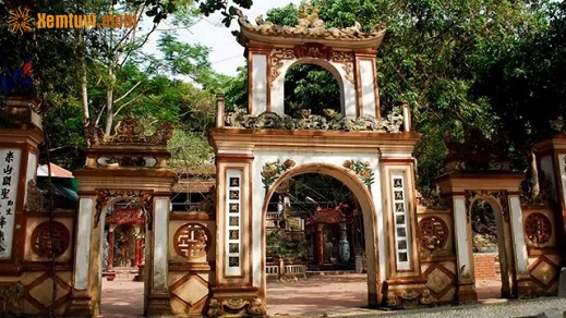 Văn khấn đi đền ông Hoàng Mười