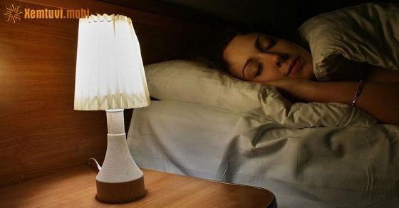 Tắt điện toàn bộ khi đi ngủ khiến cho âm khí dễ tích tụ, cát khí bị âm khí lấn át Tắt điện toàn bộ khi đi ngủ khiến cho âm khí dễ tích tụ, cát khí bị âm khí lấn át