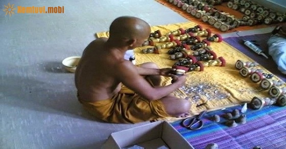 Kuman Thong được các nhà sư dùng phép tạo nên linh hồn Kuman Thong được các nhà sư dùng phép tạo nên linh hồn