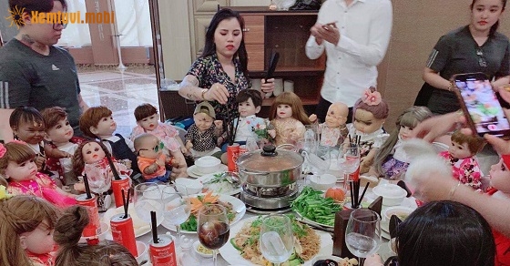 Đám cưới với những vị khách kumanthong được phụ vụ như người bình thường Đám cưới với những vị khách kumanthong được phụ vụ như người bình thường