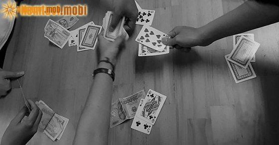 Giải mã giấc mơ đánh bài báo điềm gì?