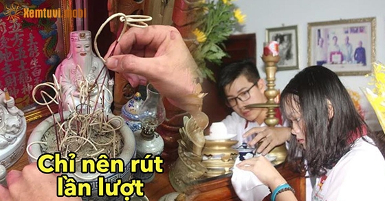 Lưu ý khi lau dọn bàn thờ, tỉa chân nhang