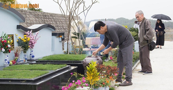 Cúng tạ mộ vào tháng Chạp